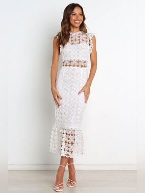 Petal & Pup Lauren Dress Size 6